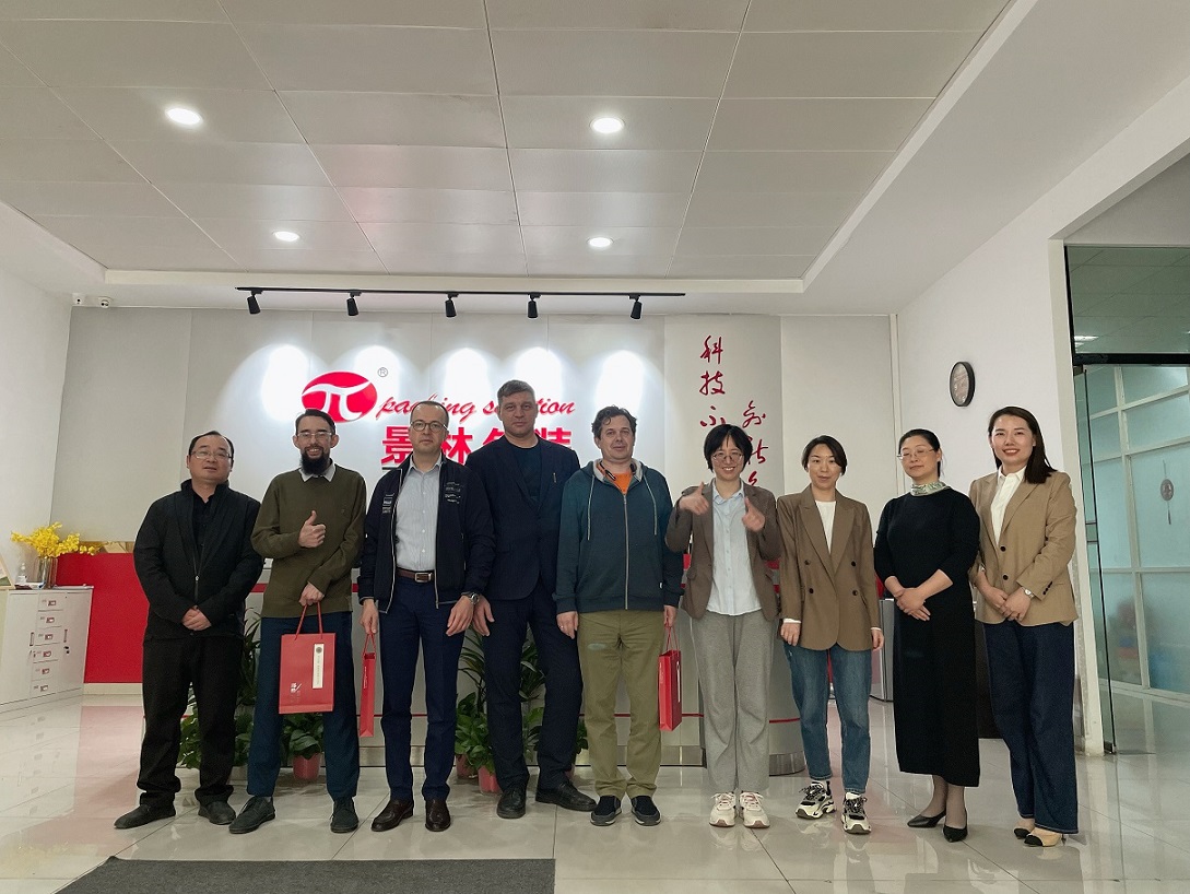 Welcome Russian Clients To Visit Our Factory